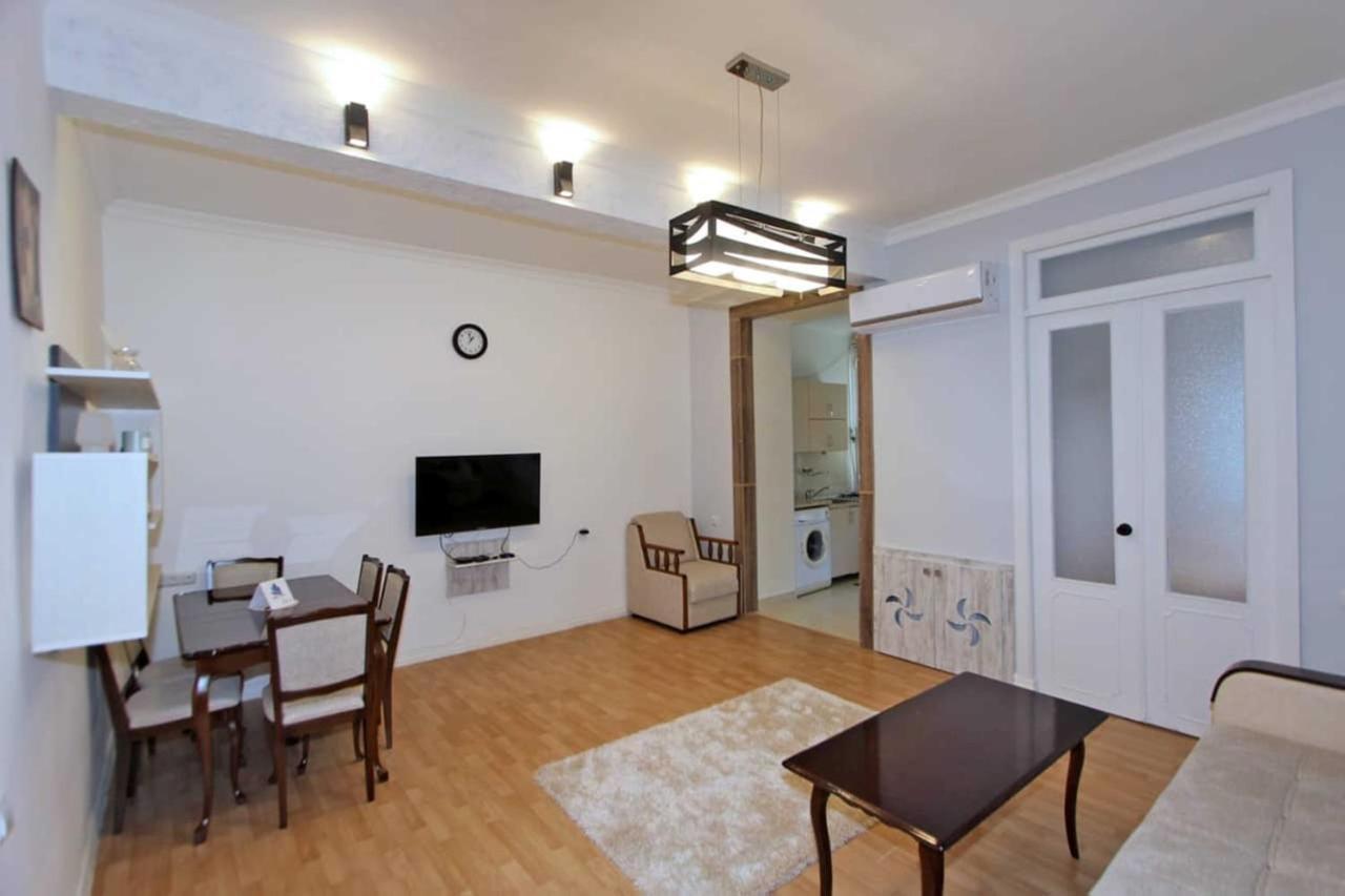 Sunny Apartment In The Center Erévan Extérieur photo